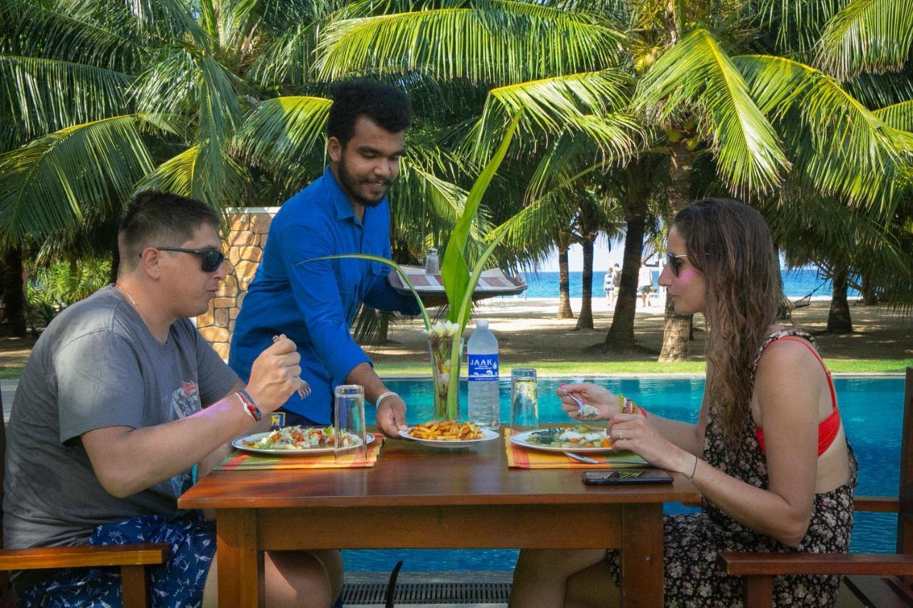 Nn Beach Resort & Spa Nilaveli Eksteriør bilde