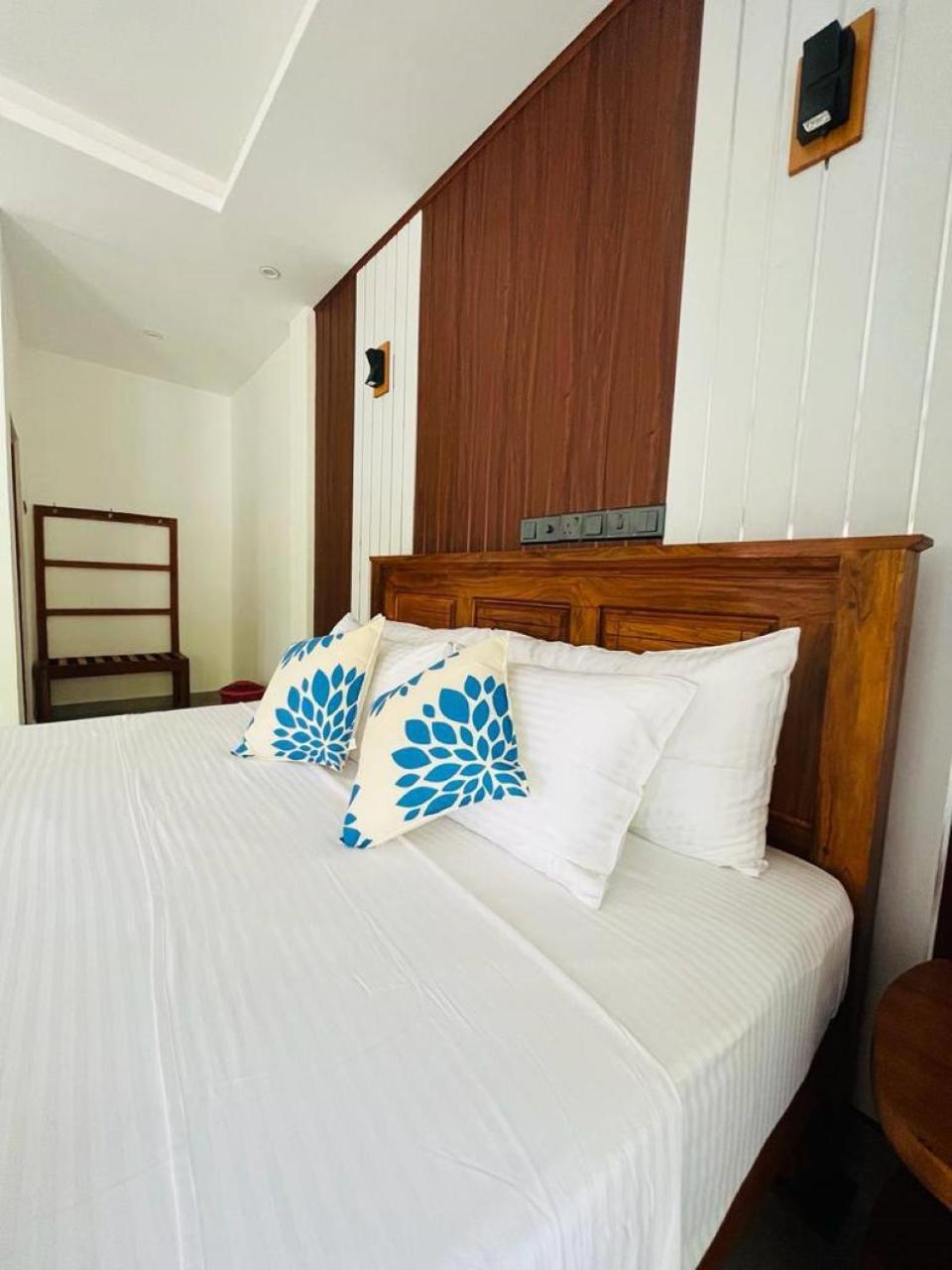 Nn Beach Resort & Spa Nilaveli Eksteriør bilde