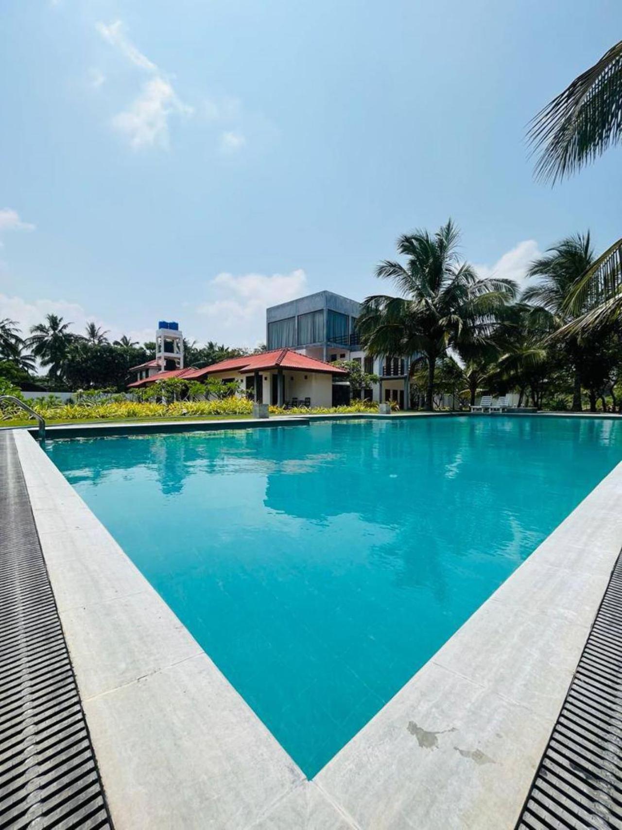Nn Beach Resort & Spa Nilaveli Eksteriør bilde