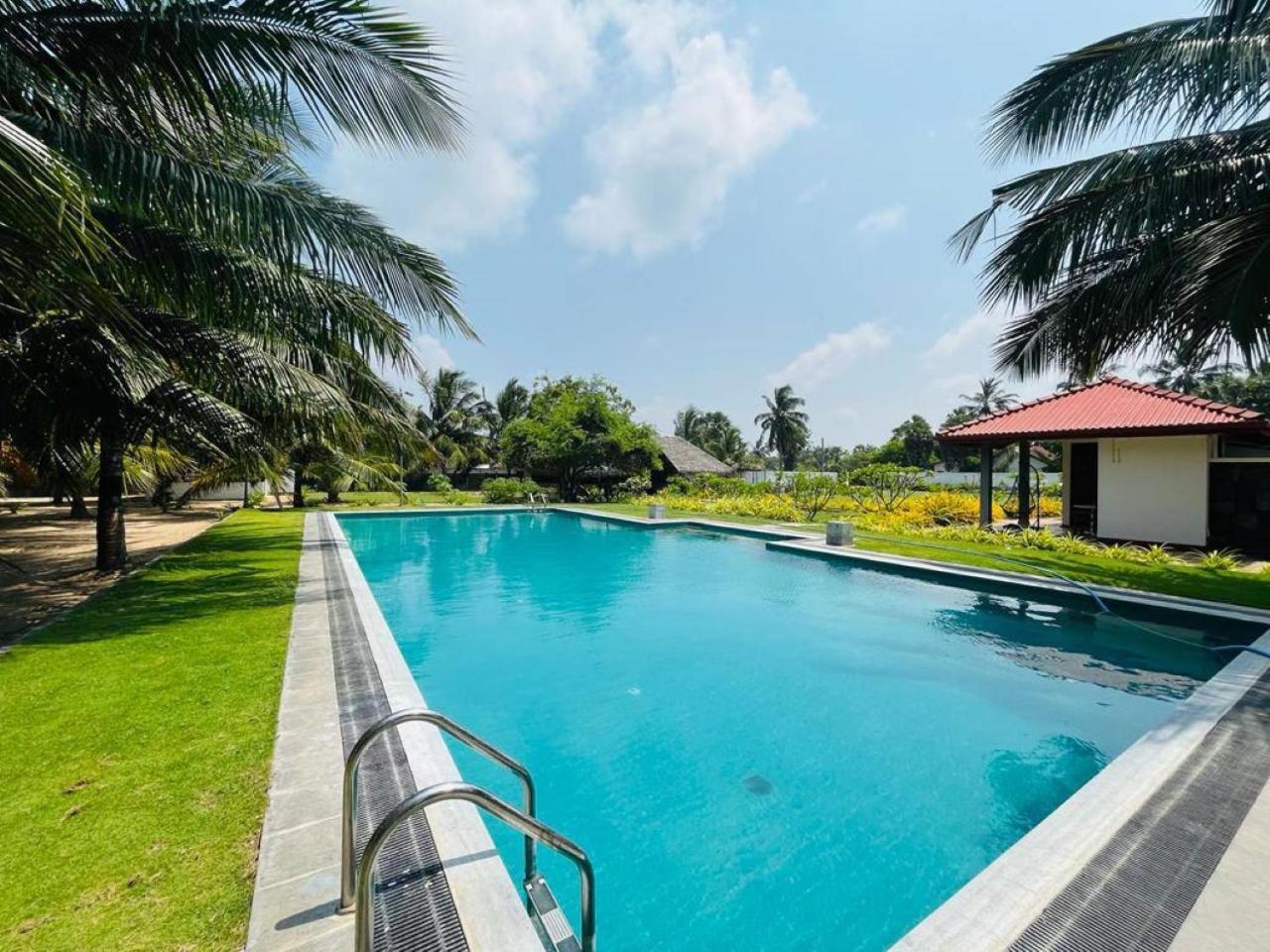 Nn Beach Resort & Spa Nilaveli Eksteriør bilde