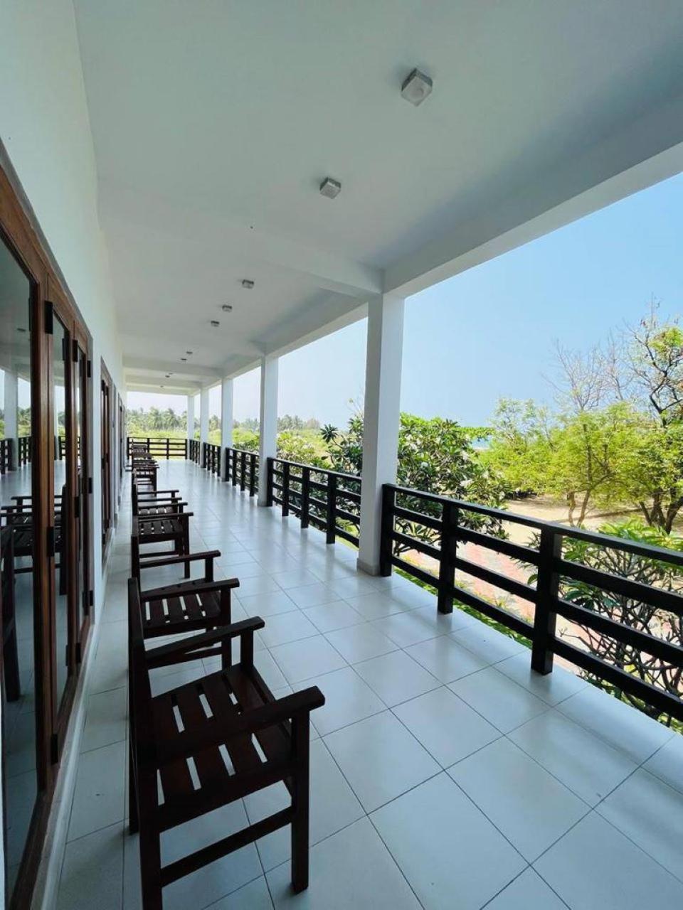 Nn Beach Resort & Spa Nilaveli Eksteriør bilde