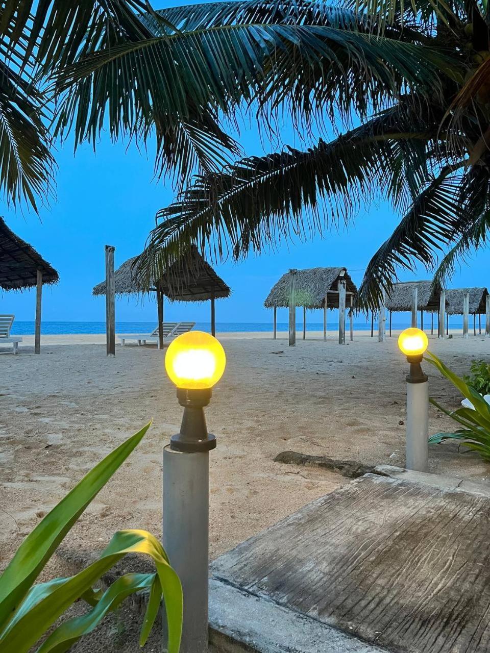 Nn Beach Resort & Spa Nilaveli Eksteriør bilde