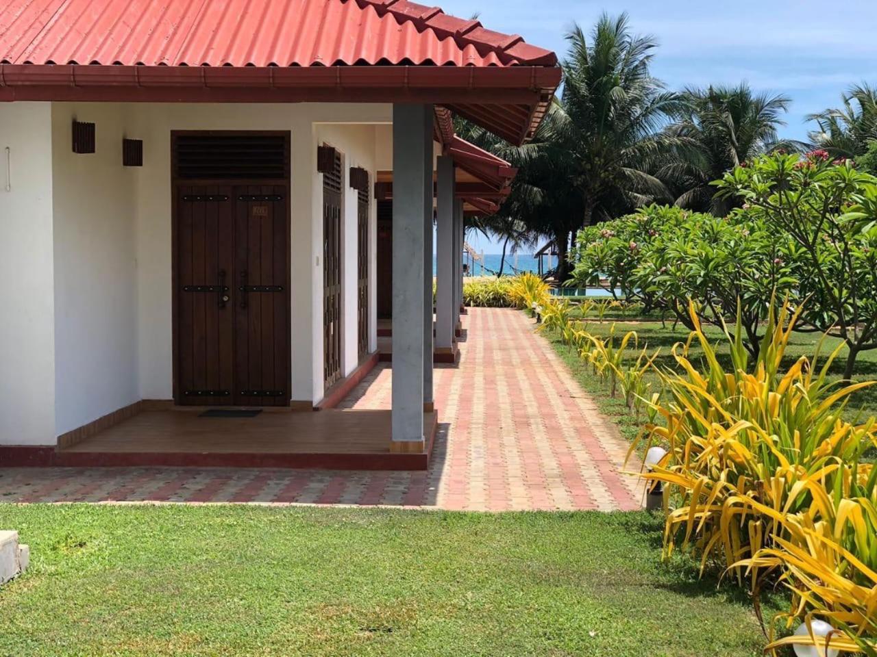 Nn Beach Resort & Spa Nilaveli Eksteriør bilde